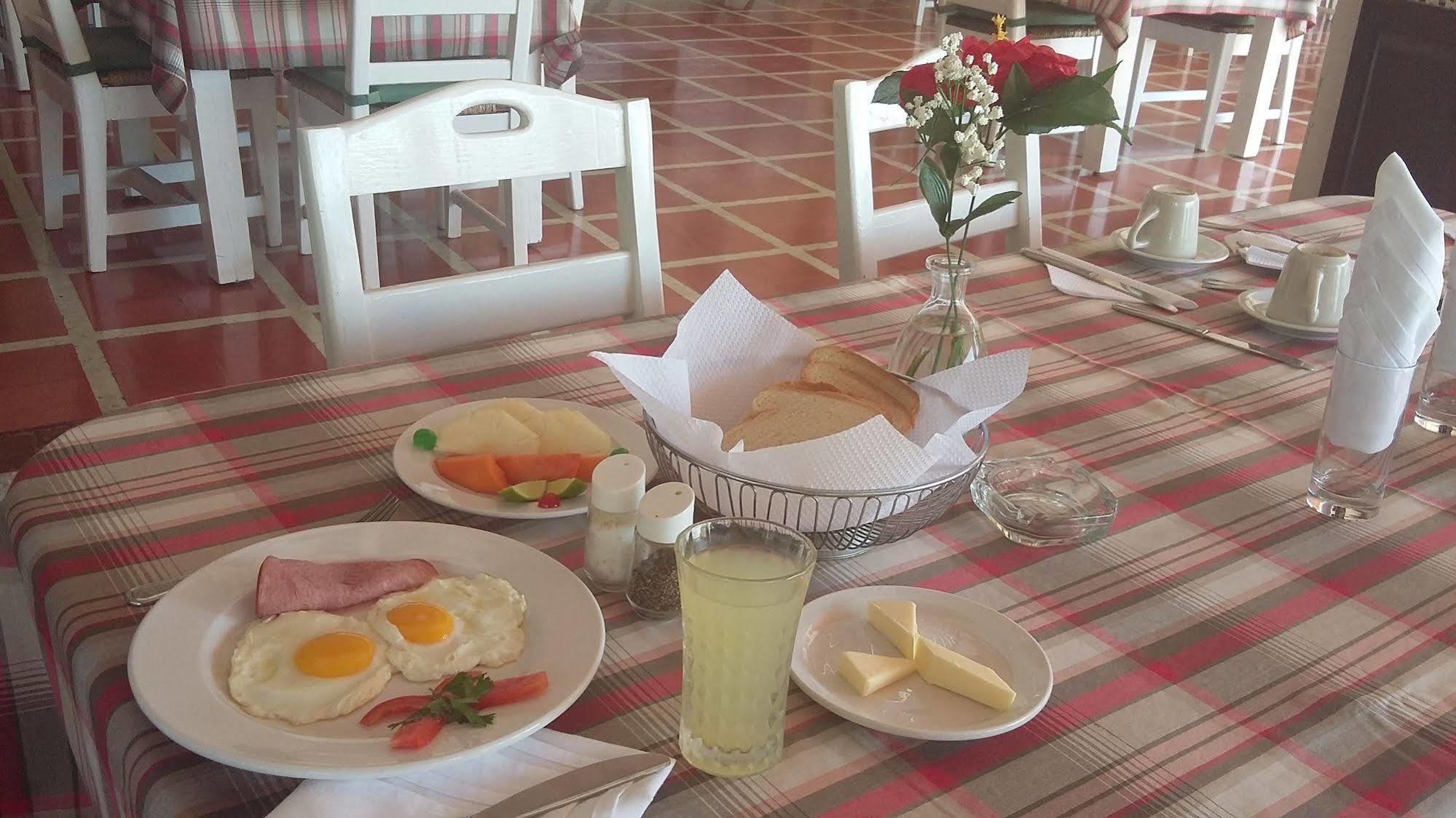 Hotel Mont Joli Cap-Haïtien Extérieur photo